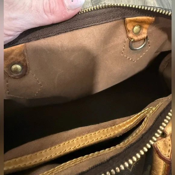 Louis Vuitton Speedy 30 Monogram Purse - Picture 4 of 16